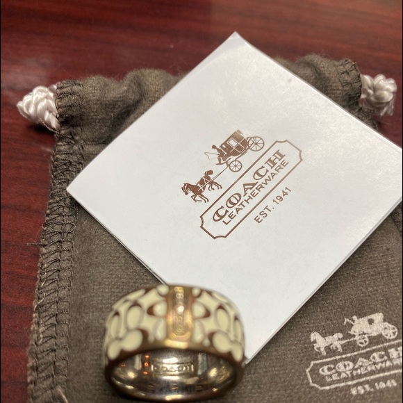 Coach Ring - Picture 2 of 4